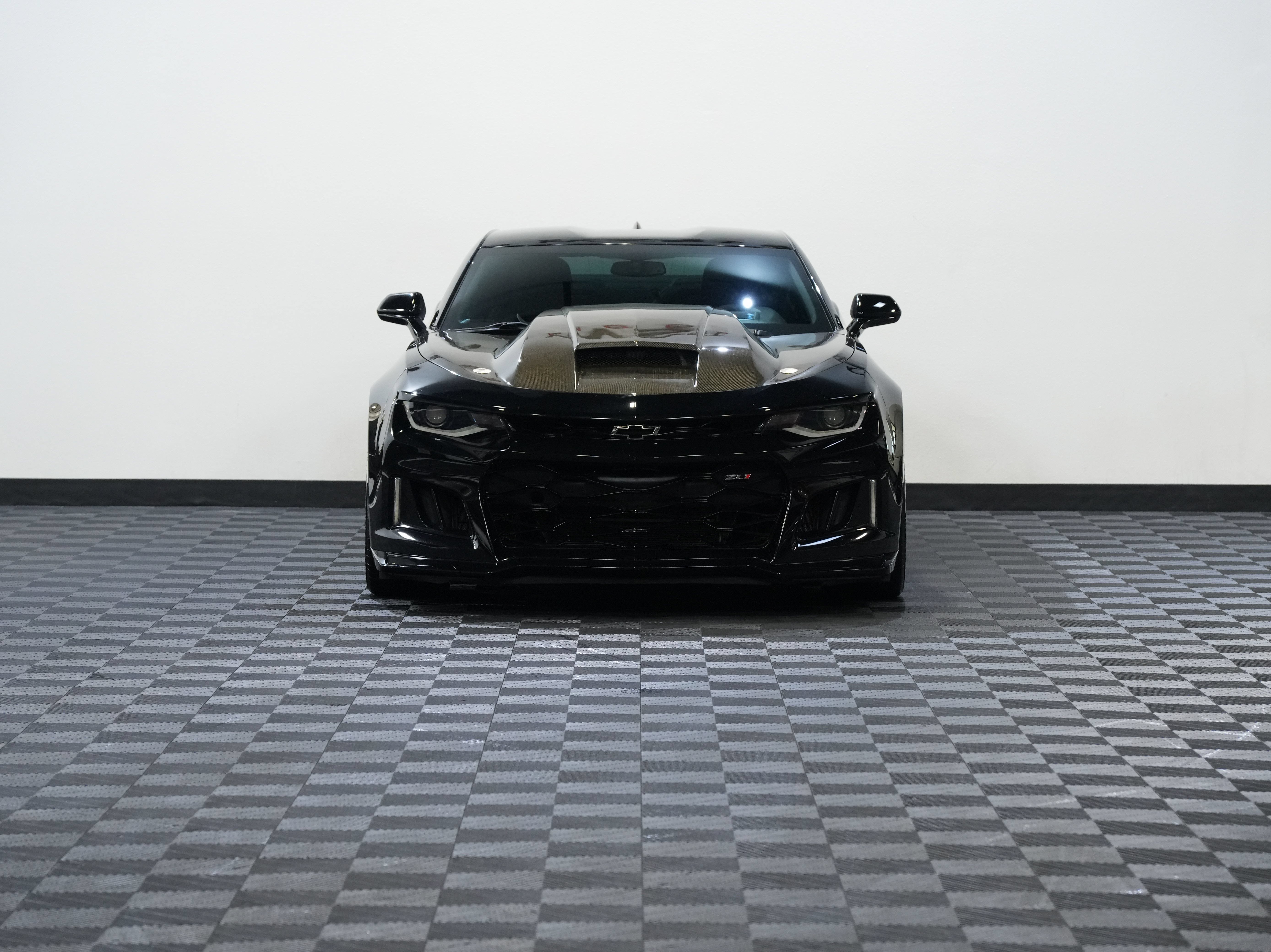 Used 2018 Chevrolet Camaro ZL1 RWD image 4