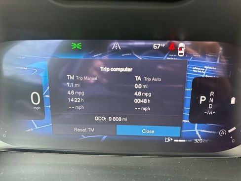 Certified 2025 Volvo XC40 B5 Plus AWD/4WD image 24