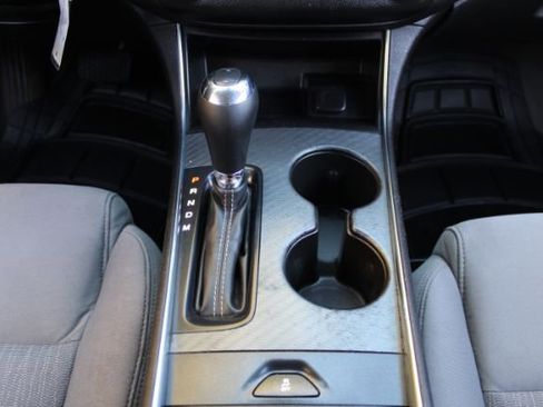 Used 2015 Chevrolet Impala LS w/ LS Convenience Package image 14