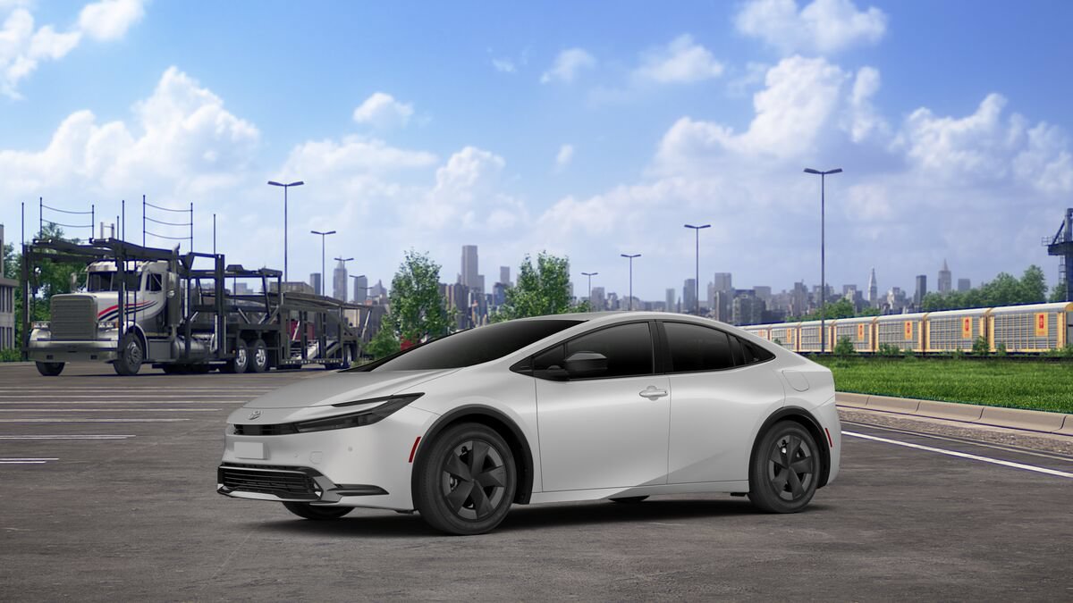 New 2027 Toyota Prius LE FWD image 2