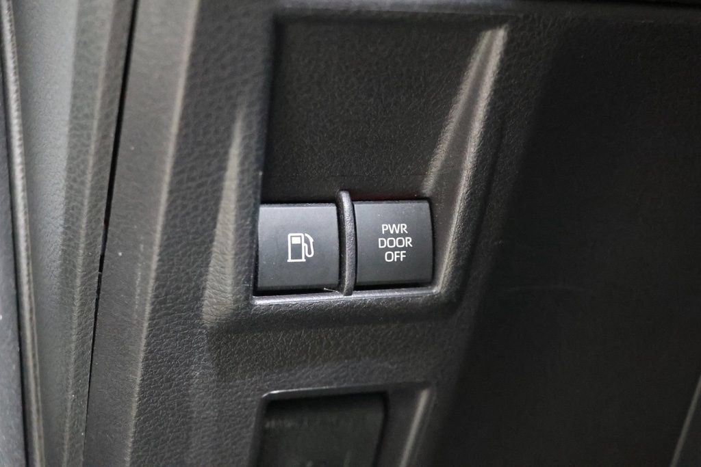 Used 2025 Toyota Sienna XLE w/ XLE Plus Package AWD/4WD image 24