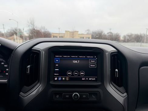 Used 2021 Chevrolet Silverado 1500 Custom w/ Safety Confidence Package image 12