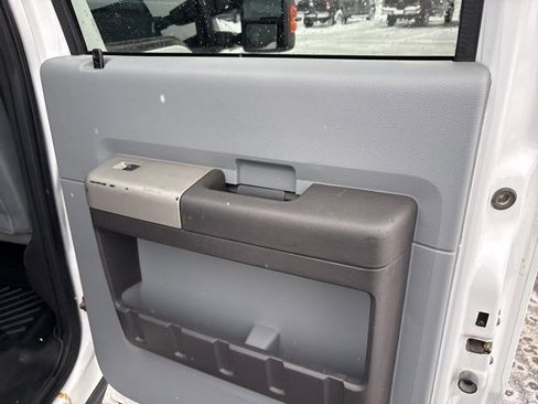 Used 2016 Ford F250 XLT w/ XLT Value Package image 12