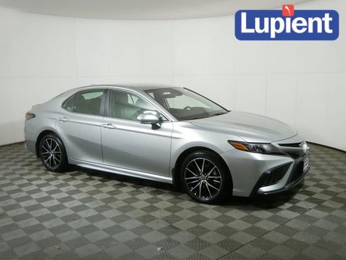 Used 2024 Toyota Camry SE w/ Cold Weather Package image 1