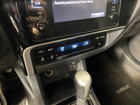 Used 2017 Toyota Corolla LE FWD image 8