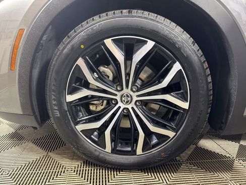 Used 2024 Toyota Crown XLE image 10