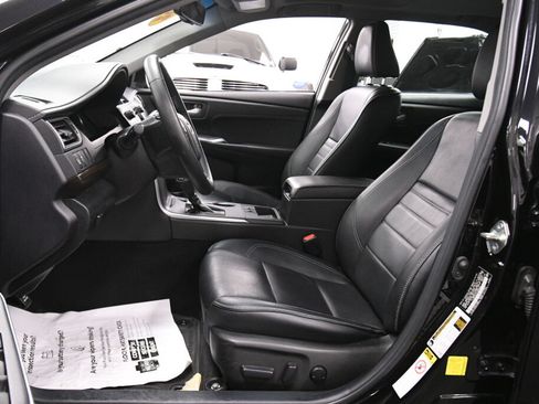 Used 2015 Toyota Camry XLE FWD image 10