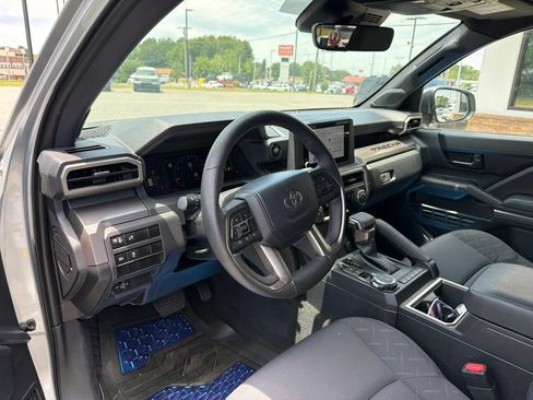 Used 2024 Toyota Tacoma SR5 AWD/4WD image 4