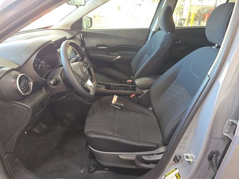 Used 2024 Nissan Kicks SV FWD image 8