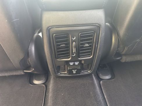 Used 2019 Jeep Grand Cherokee Limited AWD/4WD image 21