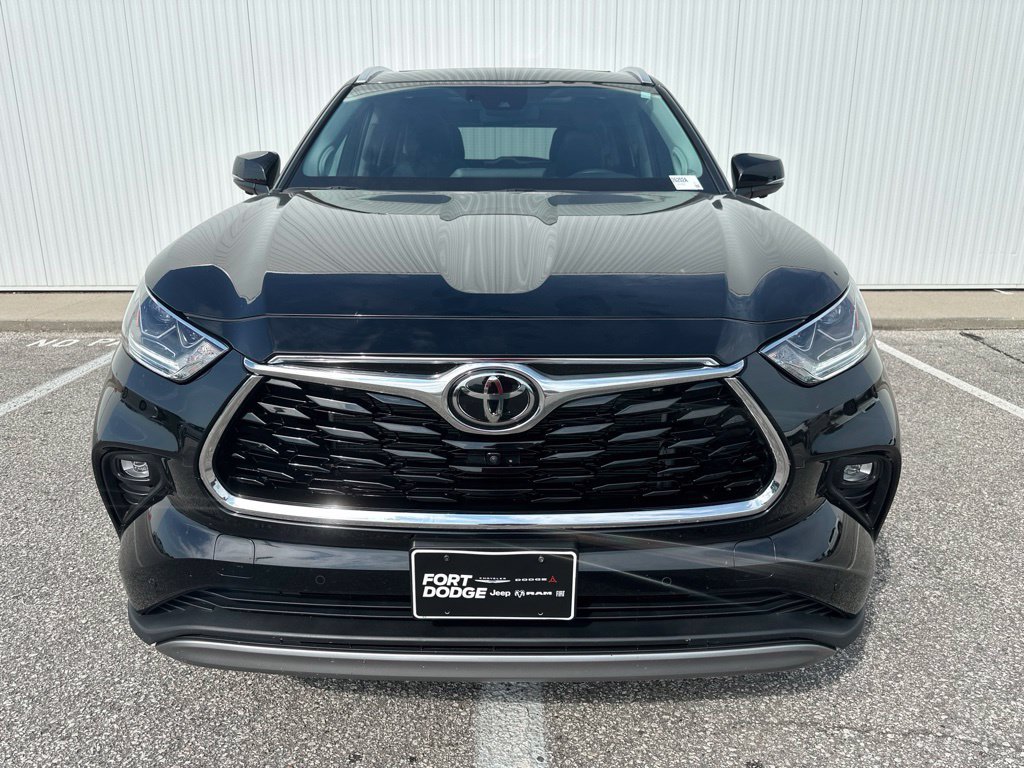 Used 2024 Toyota Highlander Platinum AWD/4WD image 11