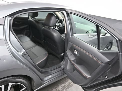 Used 2022 Nissan Sentra SR w/ Trunk Package image 12