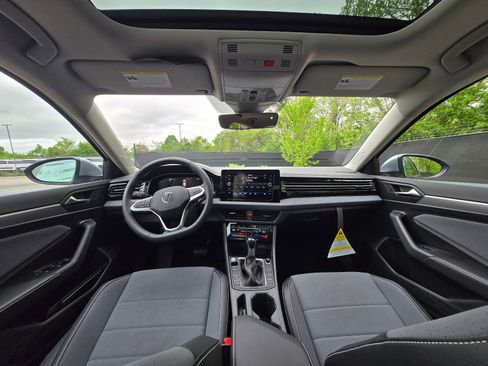 New 2026 Volkswagen Jetta SE FWD image 14