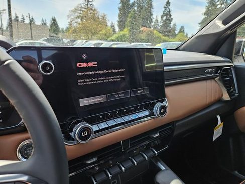 New 2026 GMC Canyon AT4 AWD/4WD image 28