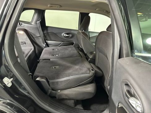 Used 2014 Jeep Cherokee Latitude image 27