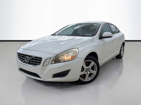 Used 2013 Volvo S60 T5 FWD image 1
