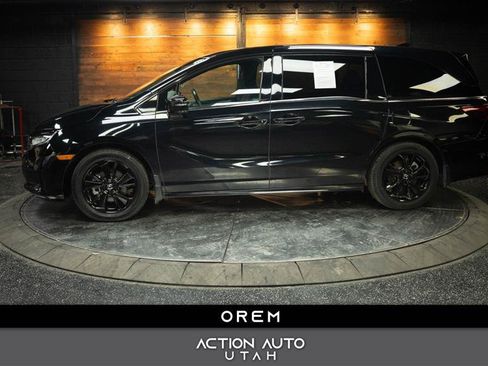 Used 2023 Honda Odyssey Sport image 1