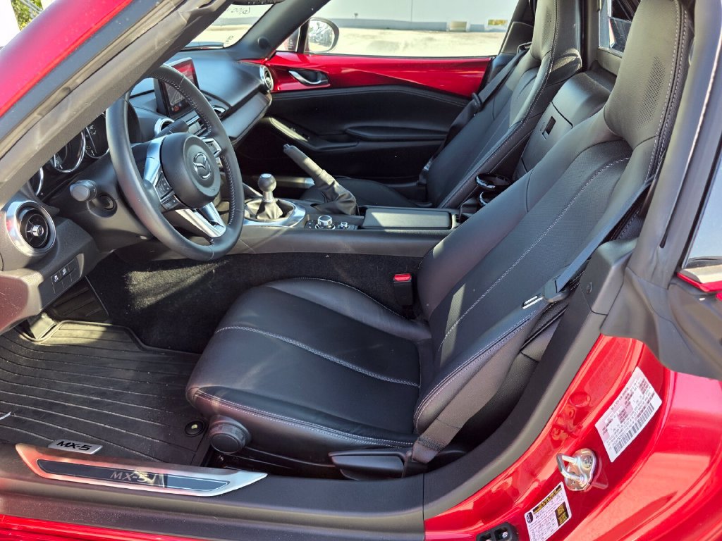 Used 2023 MAZDA MX-5 Miata Grand Touring RWD image 10