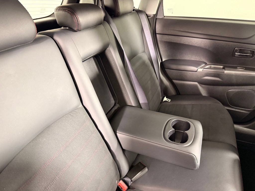 Used 2025 Mitsubishi Outlander Sport SE AWD/4WD image 20