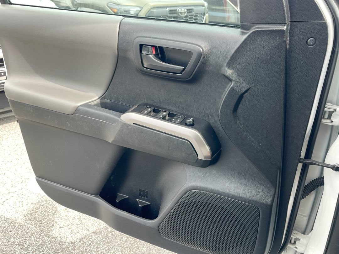 Certified 2023 Toyota Tacoma SR5 w/ SR5 Appearance Package RWD image 8