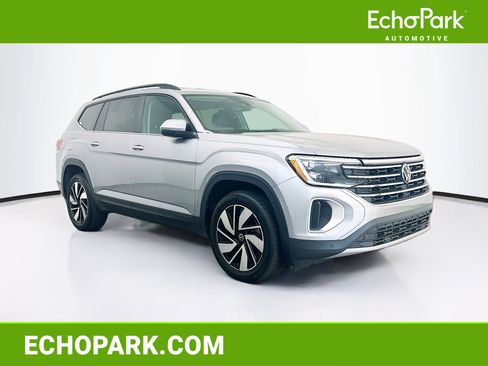Used 2025 Volkswagen Atlas SE AWD/4WD image 1