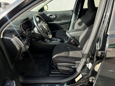 Used 2020 Jeep Cherokee Latitude w/ Cold Weather Group image 15