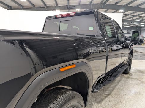 Used 2025 GMC Sierra 2500 AT4 w/ AT4 Premium Plus Package image 3