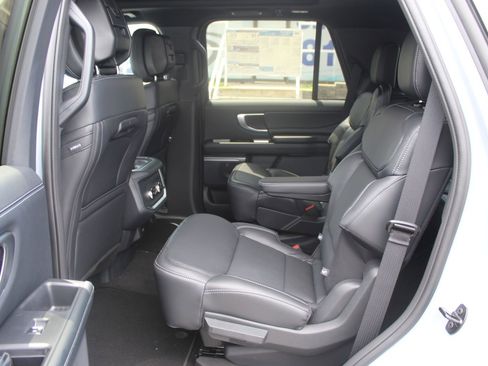 New 2026 Ford Expedition Platinum w/ Stealth Appearance Package AWD/4WD image 22