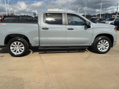 Certified 2025 Chevrolet Silverado 1500 Custom image 2