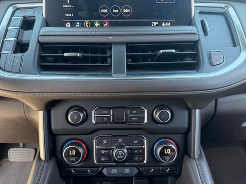 Used 2021 Chevrolet Tahoe Z71 w/ Z71 Signature Package AWD/4WD image 15