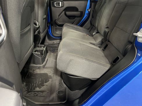 Used 2024 Jeep Gladiator Sport image 13