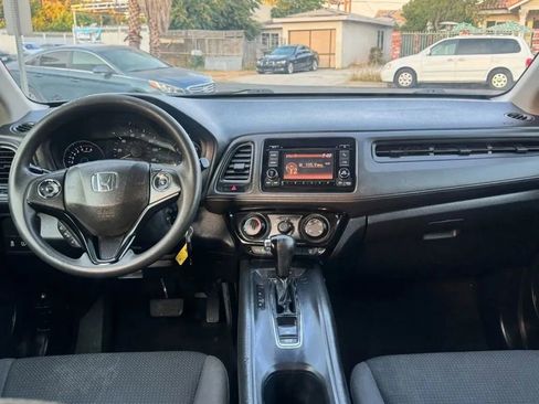 Used 2019 Honda HR-V LX image 19