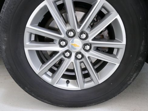 Used 2023 Chevrolet Traverse LT image 31