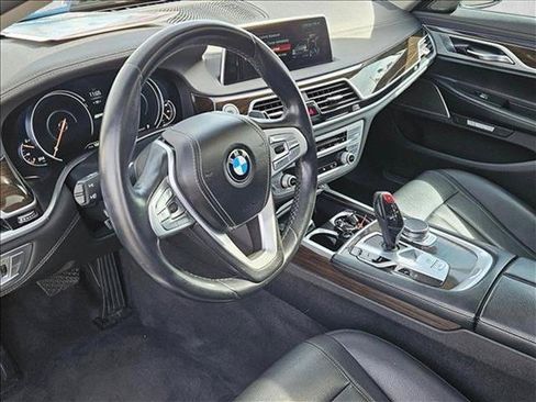 Used 2018 BMW 740e xDrive AWD/4WD image 10