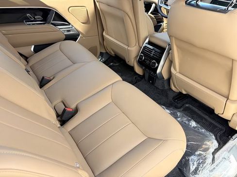 New 2026 Land Rover Range Rover Long Wheelbase SE AWD/4WD image 13