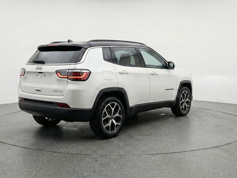 Used 2025 Jeep Compass Limited AWD/4WD image 9