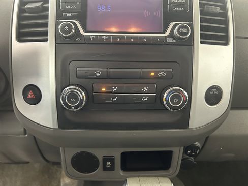 Used 2018 Nissan Frontier S image 22