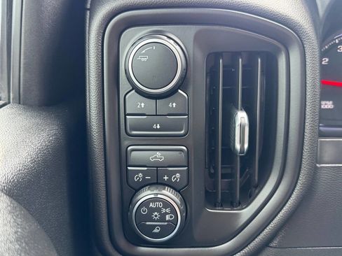 Used 2020 Chevrolet Silverado 2500 Custom w/ Custom Value Package image 19