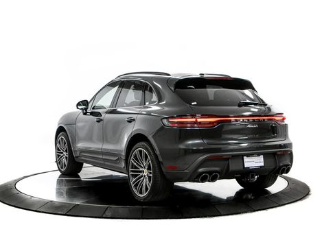 Certified 2024 Porsche Macan AWD/4WD image 3