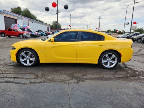 Used 2017 Dodge Charger R/T RWD image 8