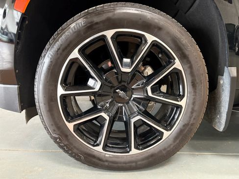 Used 2024 Chevrolet Tahoe RST w/ Sport Performance Package AWD/4WD image 11