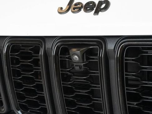 Used 2024 Jeep Grand Cherokee L Limited w/ Luxury Tech Group II RWD image 6