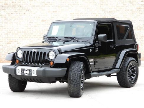 Used 2013 Jeep Wrangler Sahara w/ Connectivity Group AWD/4WD image 16