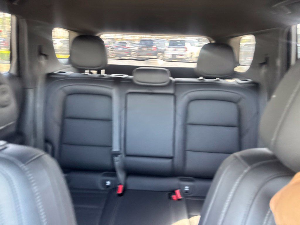 Used 2025 Chevrolet Equinox LT w/ Convenience Package II FWD image 23