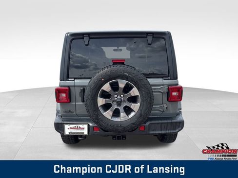 Used 2021 Jeep Wrangler Unlimited Sahara w/ Uconnect 4C Nav & Sound Group image 9