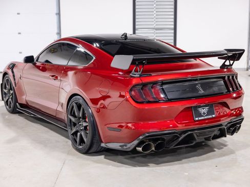 Used 2021 Ford Mustang Shelby GT500 w/ Carbon Fiber Track Pack RWD image 7