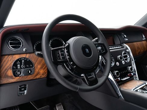 Certified 2023 Rolls-Royce Cullinan AWD/4WD image 14