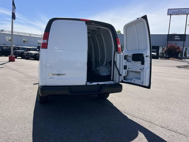 Used 2025 Chevrolet Express 2500 Extended w/ Driver Convenience Package RWD image 12