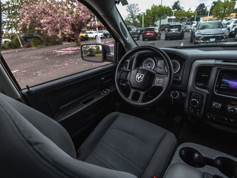 Used 2016 RAM 1500 Express w/ Popular Equipment Group AWD/4WD image 23