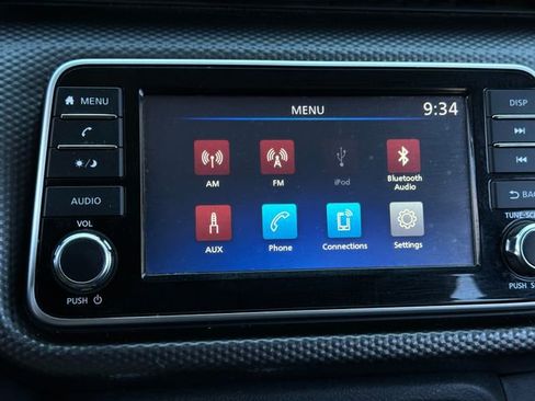 Used 2020 Nissan Kicks S image 23